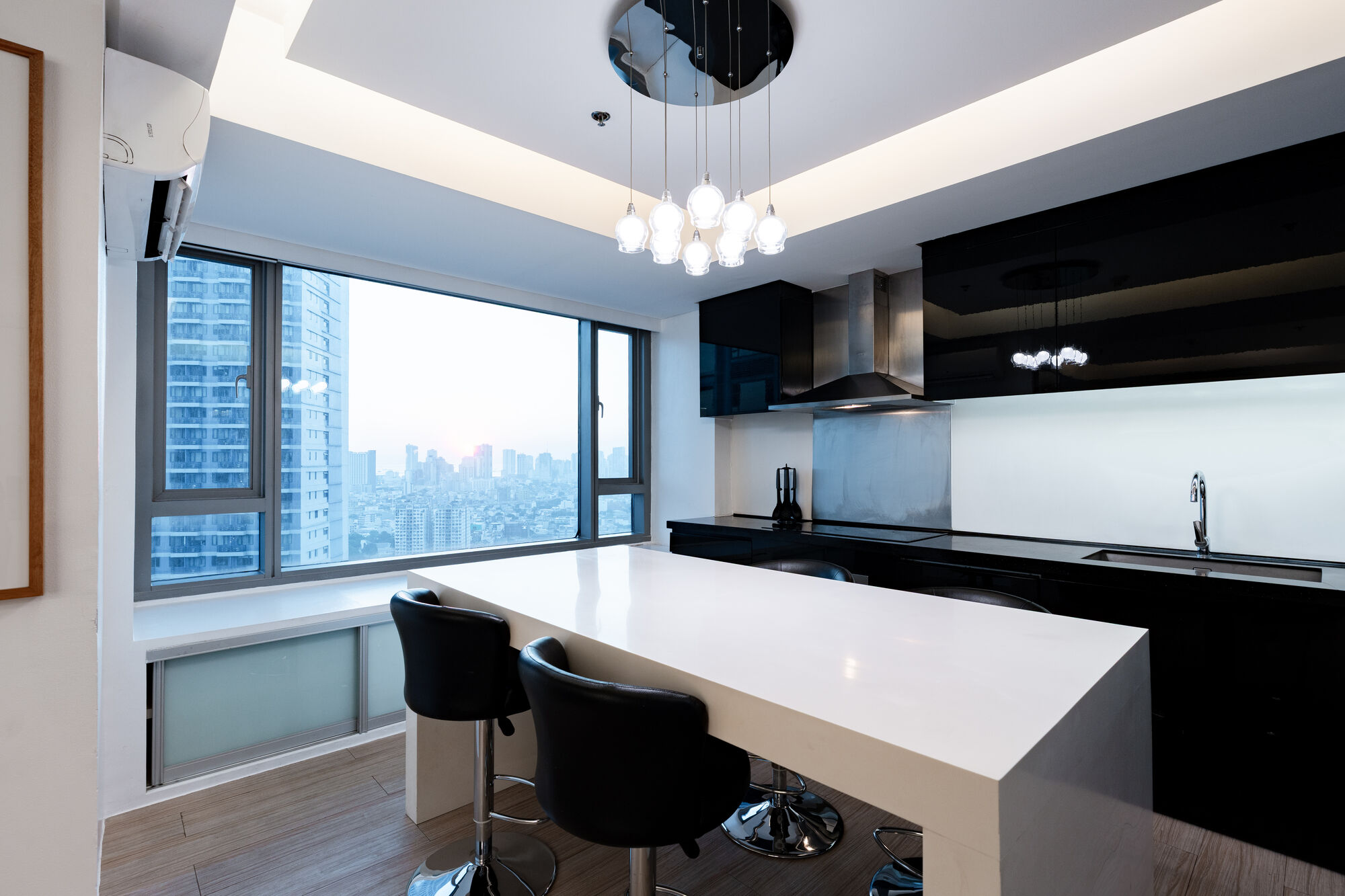 Deluxe 2-Bedroom (2)